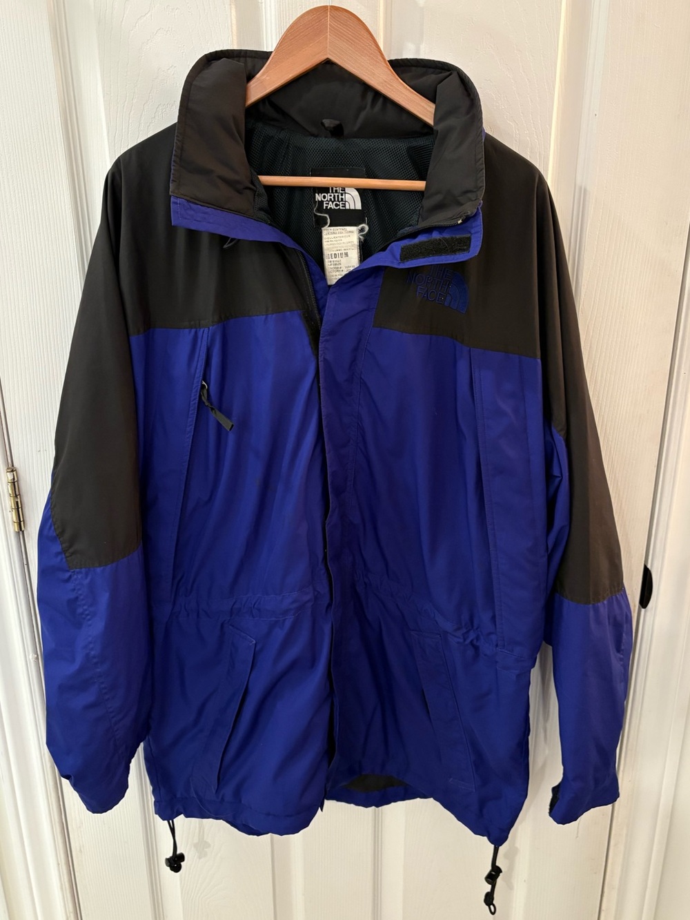 The North Face Vintage 90s Blue and Black Men's Raincoat Shell